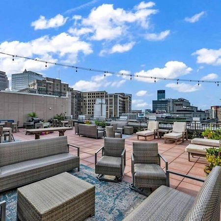 Апартаменты 2Br Unit In The Heart Of Dt On Playhouse Square, With Pool And Gym Access-1106 Кливленд Экстерьер фото