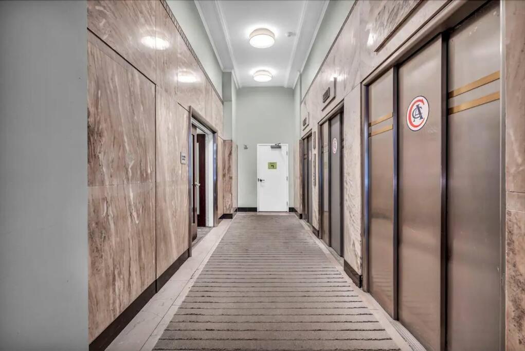 Апартаменты 2Br Unit In The Heart Of Dt On Playhouse Square, With Pool And Gym Access-1106 Кливленд Экстерьер фото