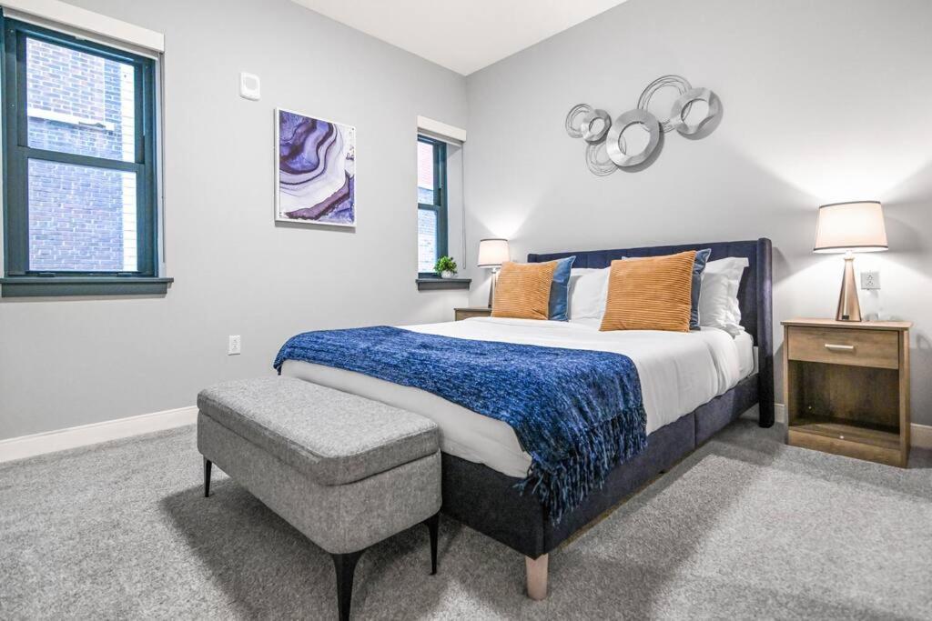 Апартаменты 2Br Unit In The Heart Of Dt On Playhouse Square, With Pool And Gym Access-1106 Кливленд Экстерьер фото