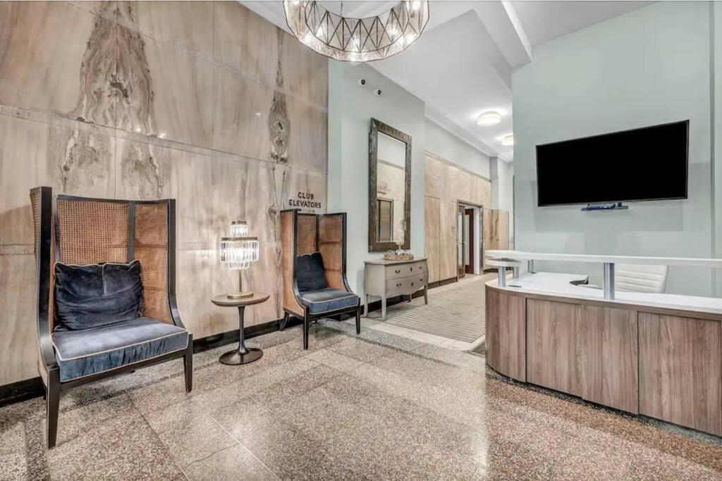 Апартаменты 2Br Unit In The Heart Of Dt On Playhouse Square, With Pool And Gym Access-1106 Кливленд Экстерьер фото